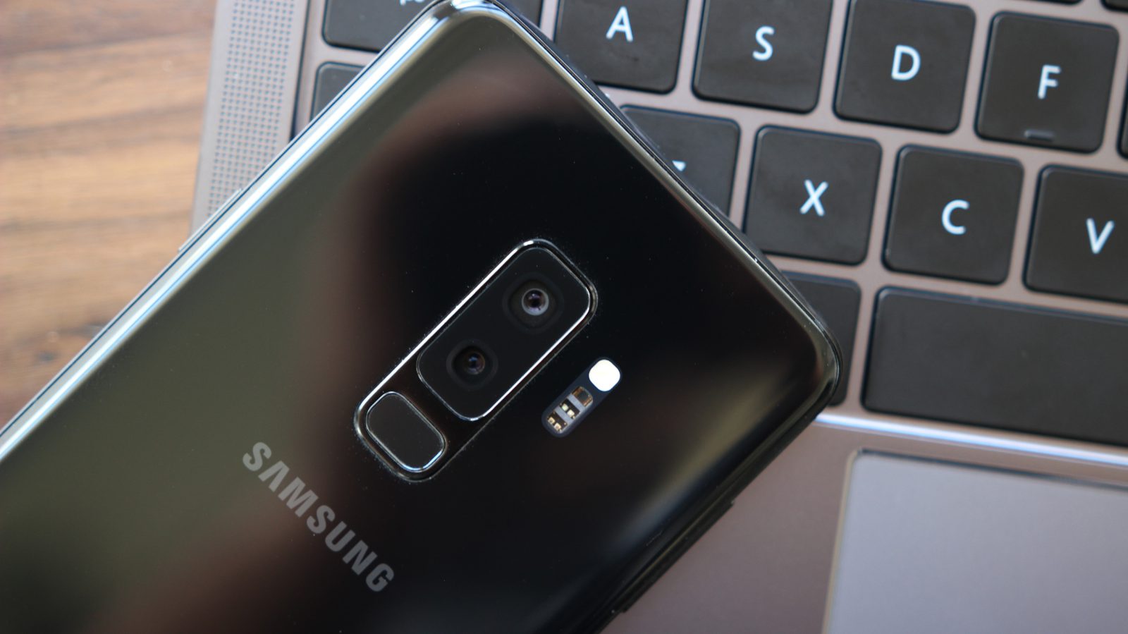 How to Enable Galaxy S9 Fingerprint Gestures